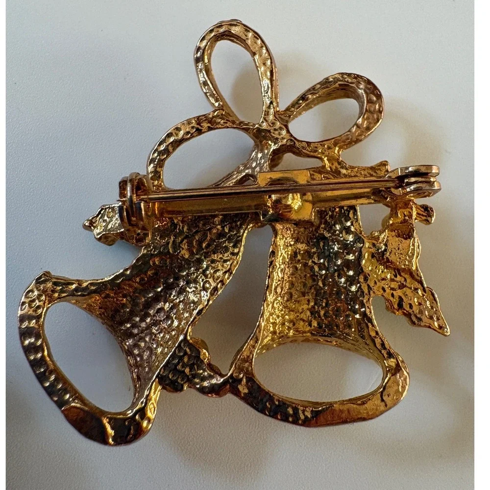 Vintage Avon Christmas Brooch Pin Set Gold Tone Bells Ribbon Tree Rhinestone 3pc
